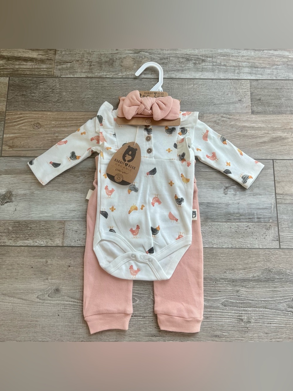 NWT Rabbit + Bear Girls Chicken Outfit Size 0/3 Months